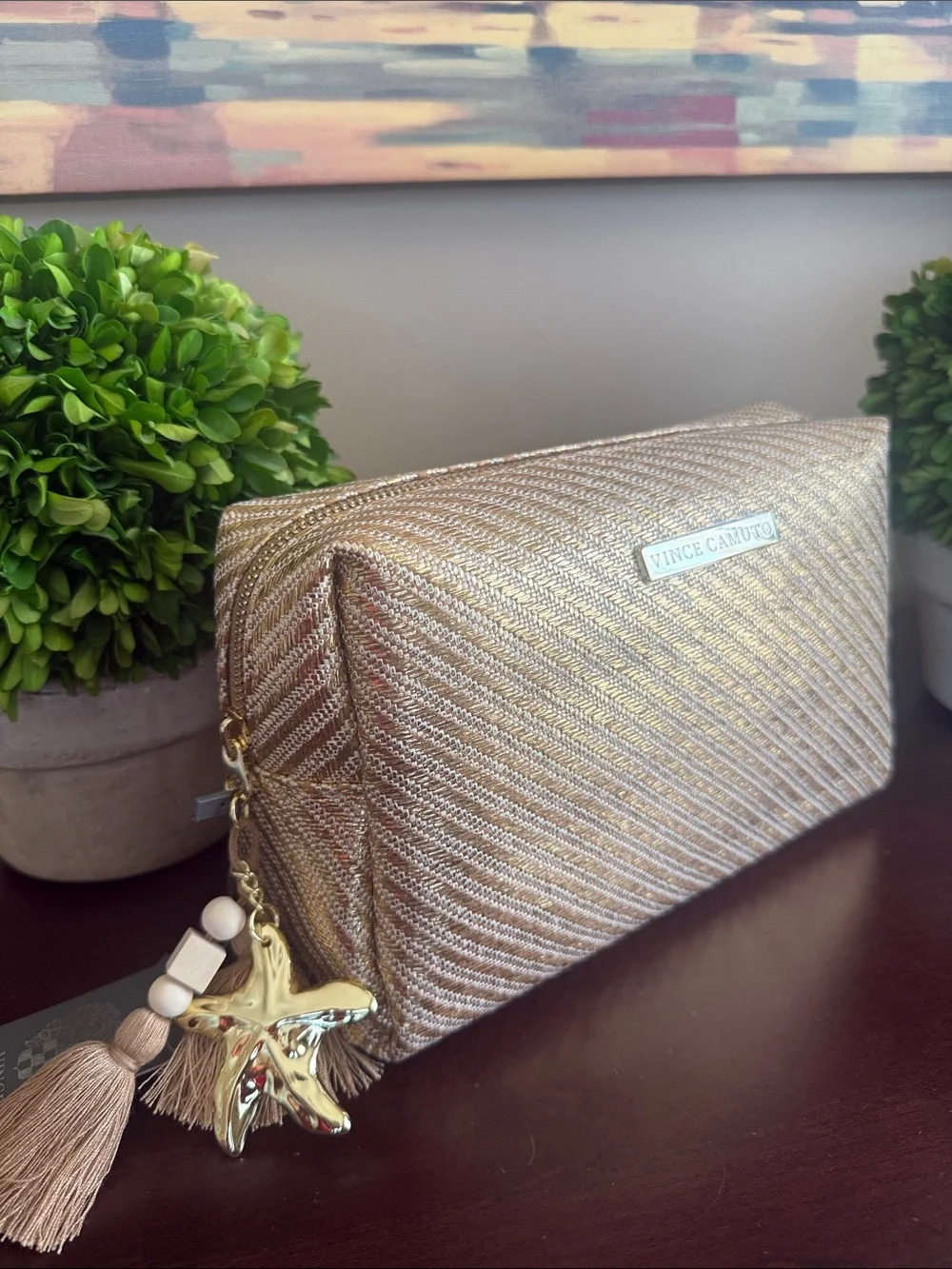 VINCE CAMUTO 💄IRIDESCENT GOLD-TONE COSMETIC BAG💄 WITH TASSEL CHARMS 🌟NWT🌟